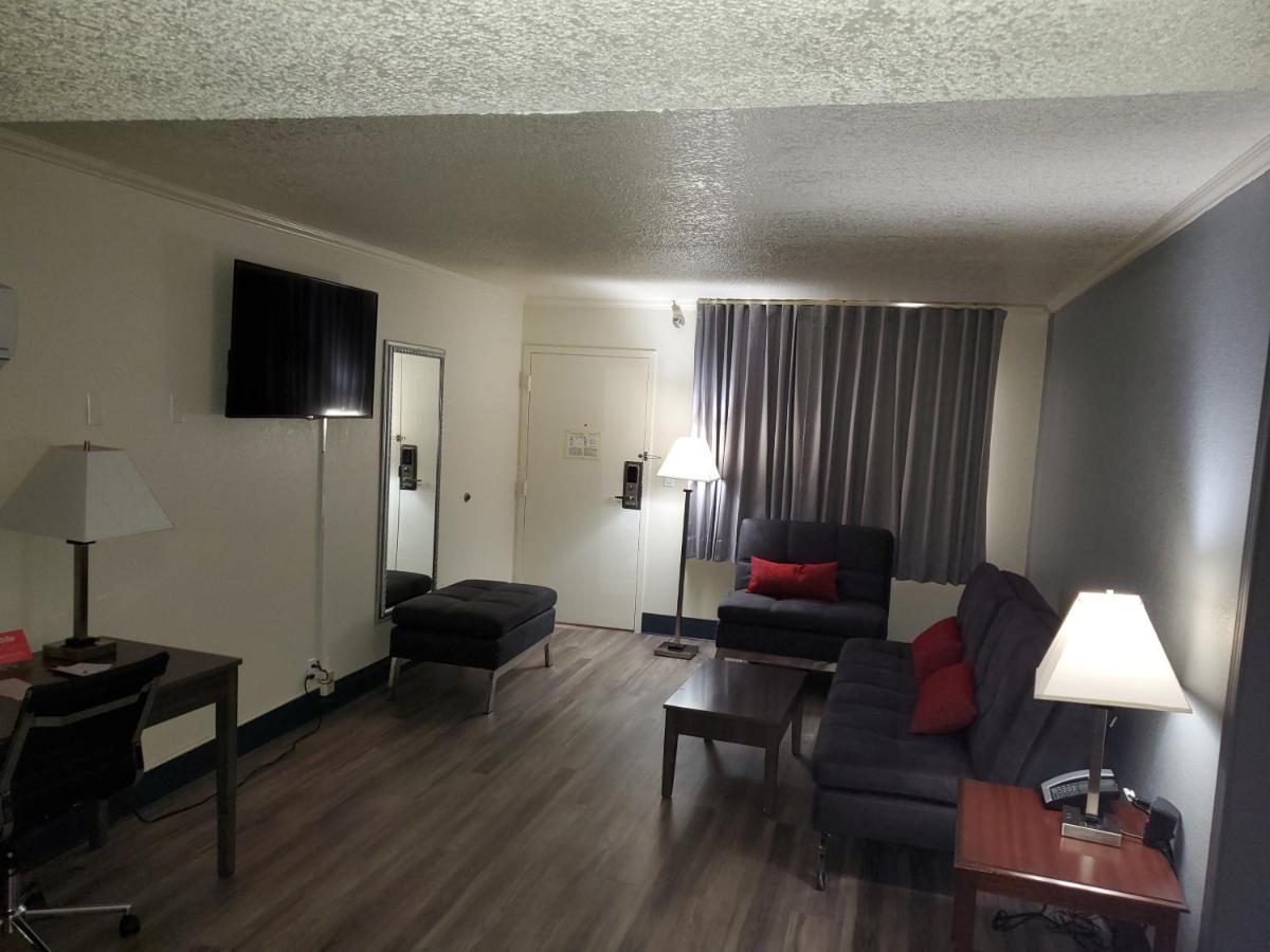 Ramada By Wyndham North Platte Ξενοδοχείο Εξωτερικό φωτογραφία